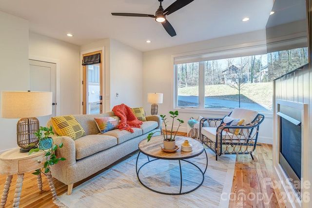 21 Orrinel Way, Asheville, NC 28806