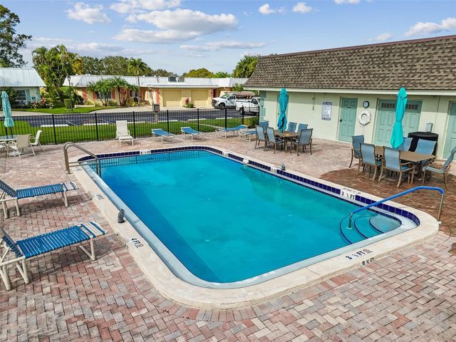 9026 GOLDEN HORSESHOE DRIVE, Seminole, FL 33777