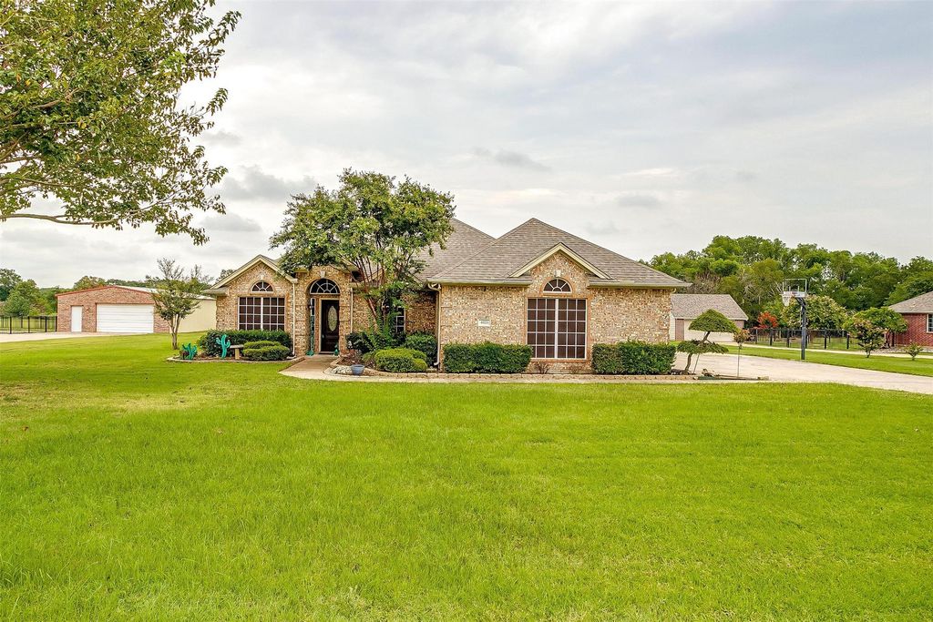 4025 Running Brook Drive, Joshua, TX 76058