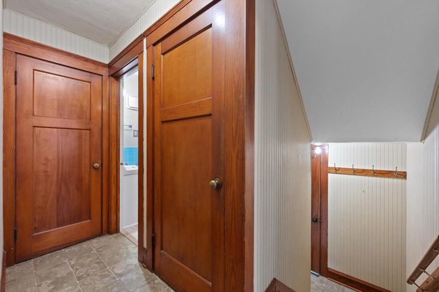 W57N512 Hilbert AVENUE, Cedarburg, WI 53012