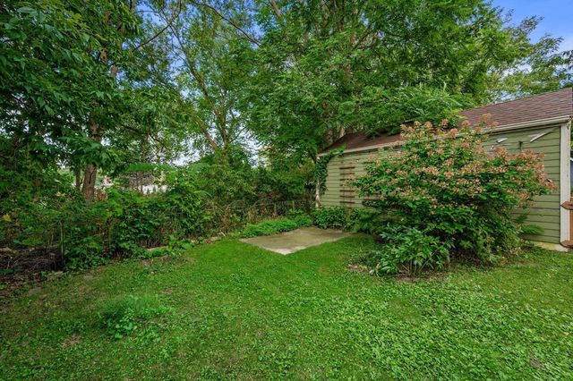 W57N512 Hilbert AVENUE, Cedarburg, WI 53012