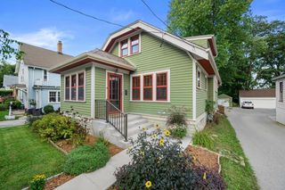 W57N512 Hilbert AVENUE, Cedarburg, WI 53012