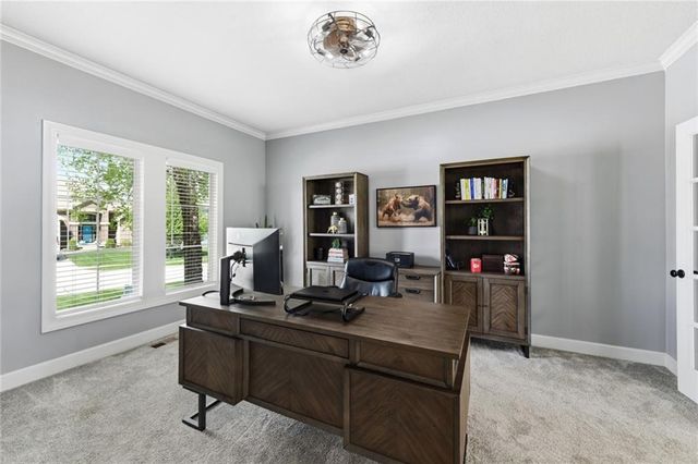 1021 SW Drake Circle, Lee's Summit, MO 64082