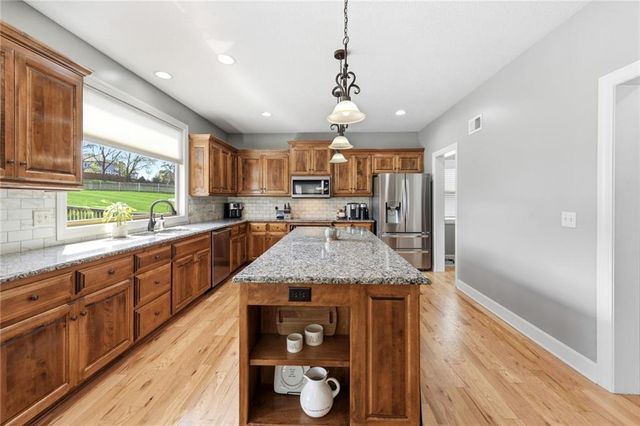1021 SW Drake Circle, Lee's Summit, MO 64082