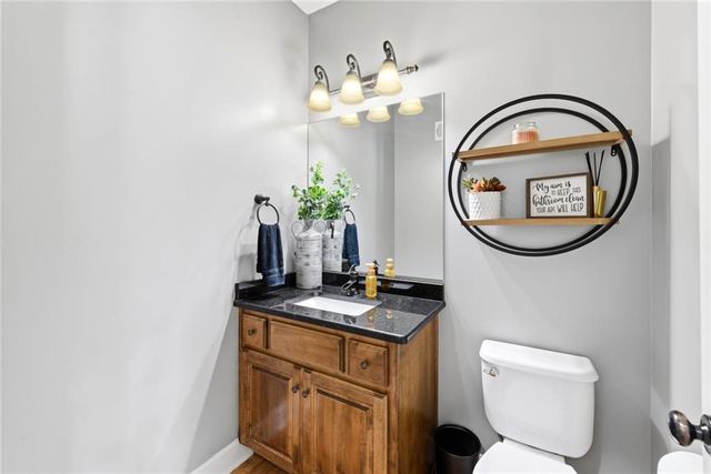 1021 SW Drake Circle, Lee's Summit, MO 64082