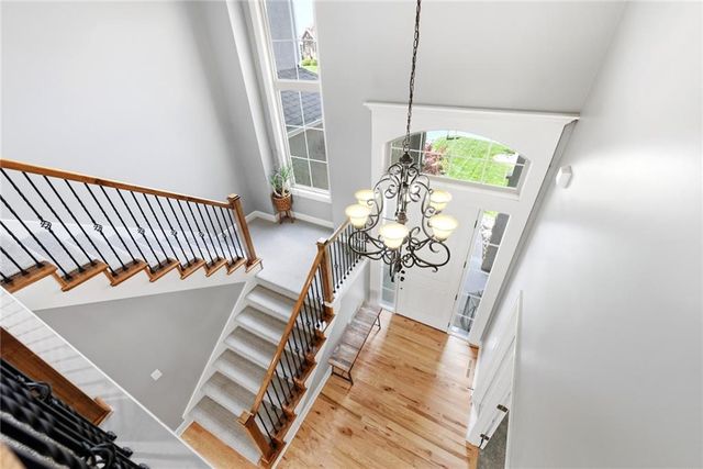 1021 SW Drake Circle, Lee's Summit, MO 64082