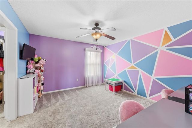 1021 SW Drake Circle, Lee's Summit, MO 64082