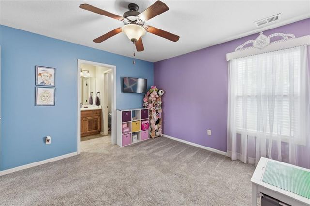 1021 SW Drake Circle, Lee's Summit, MO 64082