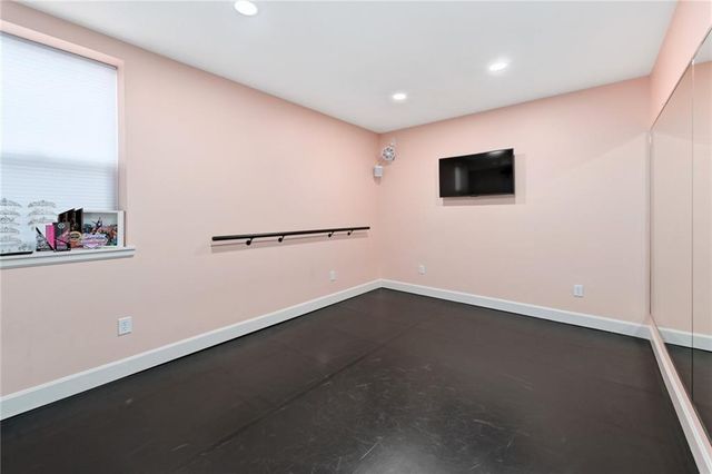 1021 SW Drake Circle, Lee's Summit, MO 64082