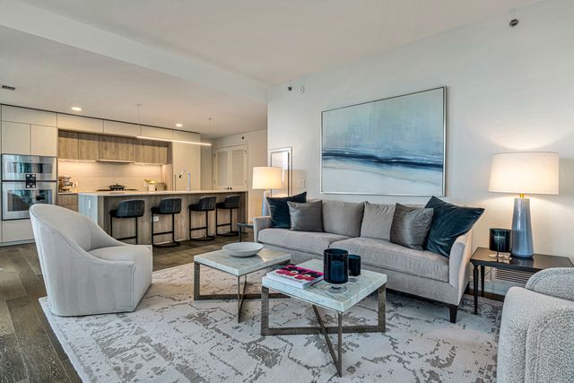 211 N Harbor Drive 2209, Chicago, IL 60601