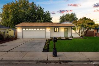 323 S Harlan Pl, Eagle, ID 83616