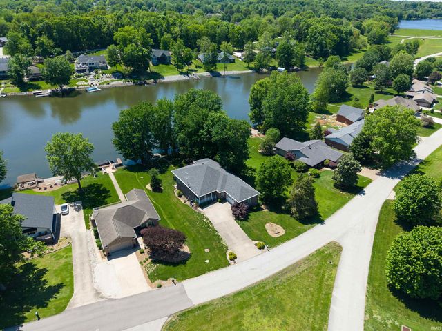 455 W Evergreen Plaza, Santa Claus, IN 47579