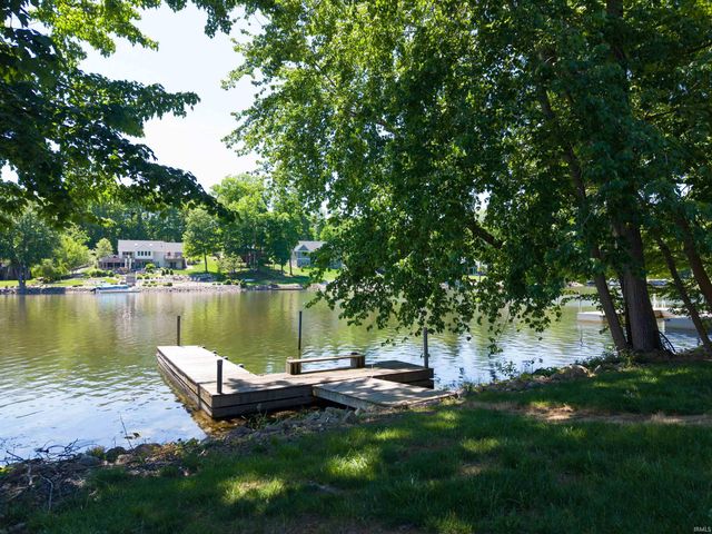 455 W Evergreen Plaza, Santa Claus, IN 47579