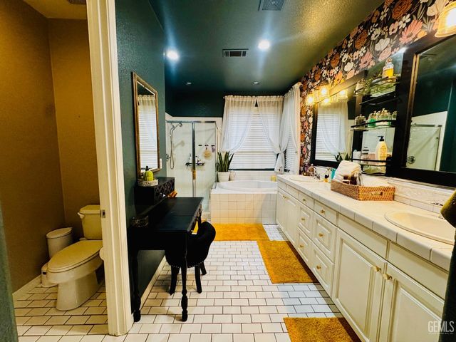 11206 Baltra Way, Bakersfield, CA 93306