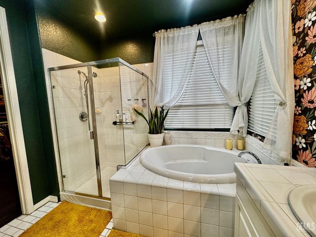 11206 Baltra Way, Bakersfield, CA 93306