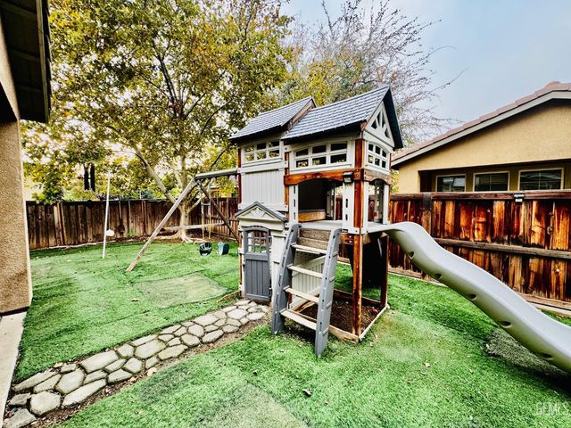 11206 Baltra Way, Bakersfield, CA 93306