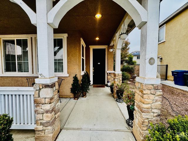 11206 Baltra Way, Bakersfield, CA 93306