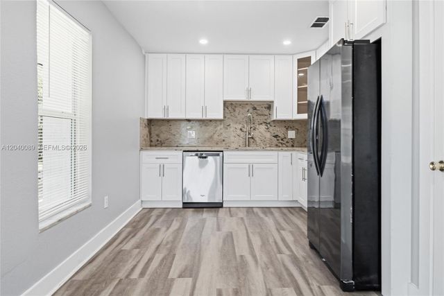 610 SW 2nd Ave 1, Dania Beach, FL 33004