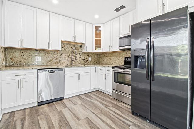 610 SW 2nd Ave 1, Dania Beach, FL 33004