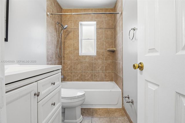 610 SW 2nd Ave 1, Dania Beach, FL 33004