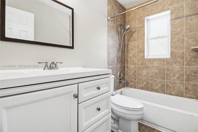 610 SW 2nd Ave 1, Dania Beach, FL 33004