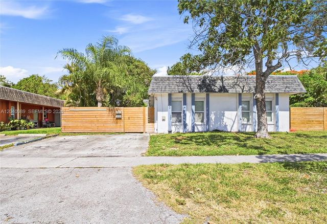 610 SW 2nd Ave 1, Dania Beach, FL 33004