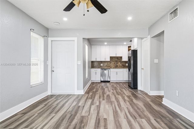 610 SW 2nd Ave 1, Dania Beach, FL 33004