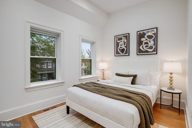 1122 ABBEY PL NE, Washington, DC 20002