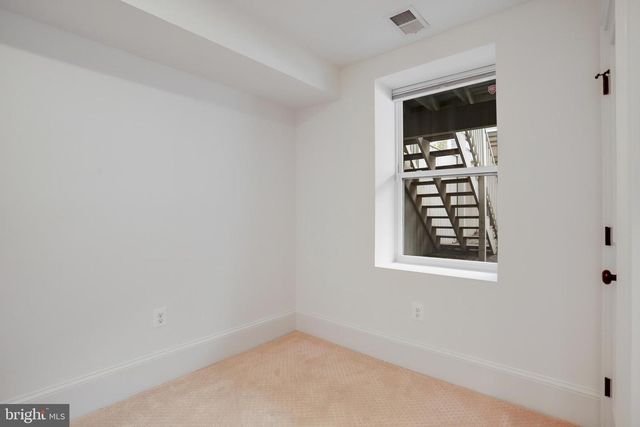 1122 ABBEY PL NE, Washington, DC 20002