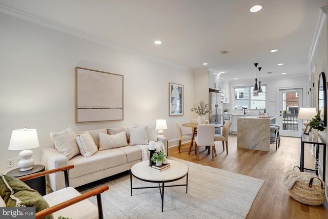 1122 ABBEY PL NE, Washington, DC 20002