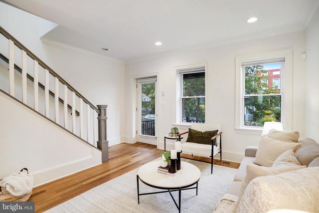 1122 ABBEY PL NE, Washington, DC 20002