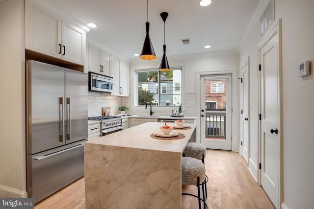 1122 ABBEY PL NE, Washington, DC 20002