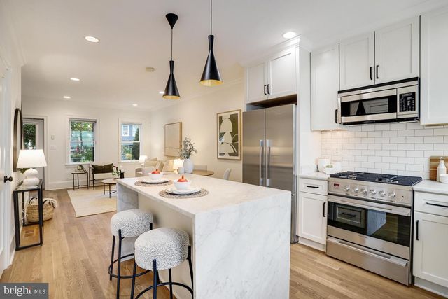 1122 ABBEY PL NE, Washington, DC 20002