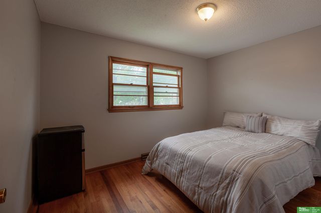 511 N Grandview Avenue, Papillion, NE 68046