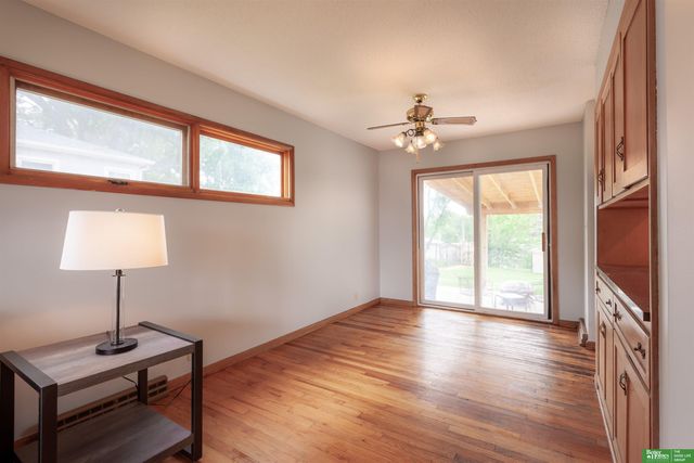 511 N Grandview Avenue, Papillion, NE 68046