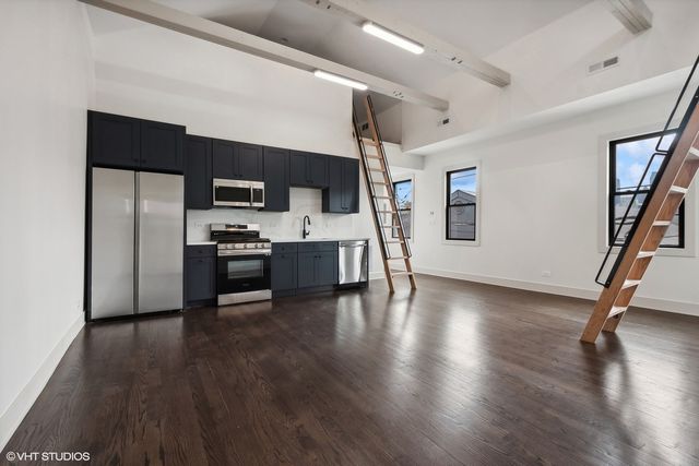 1114 W Grand Avenue 2F, Chicago, IL 60642