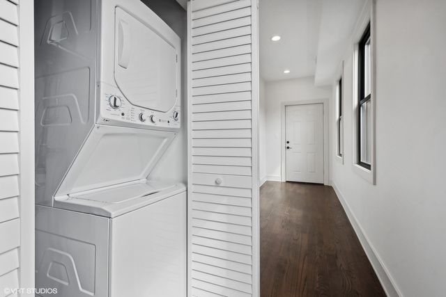 1114 W Grand Avenue 2F, Chicago, IL 60642