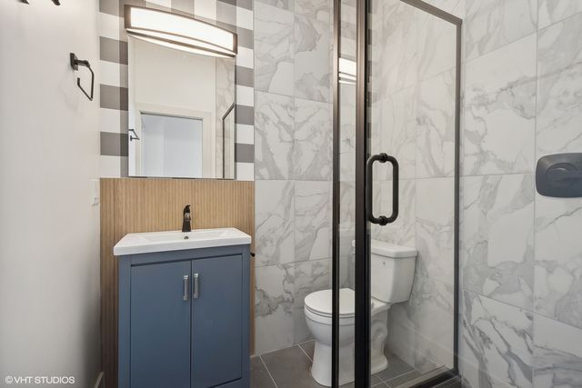 1114 W Grand Avenue 2F, Chicago, IL 60642