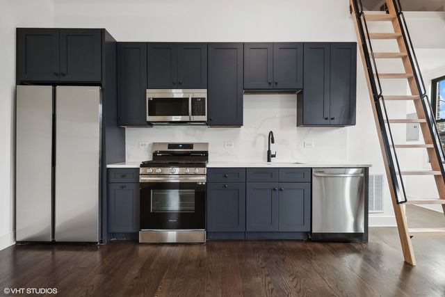 1114 W Grand Avenue 2F, Chicago, IL 60642