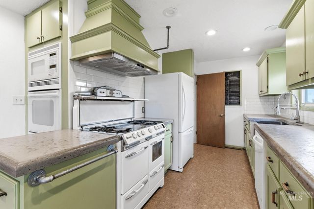 28656 Old Highway 30, Caldwell, ID 83607