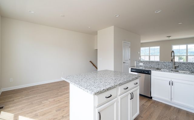 104 Colony AVE, Daleville, VA 24083