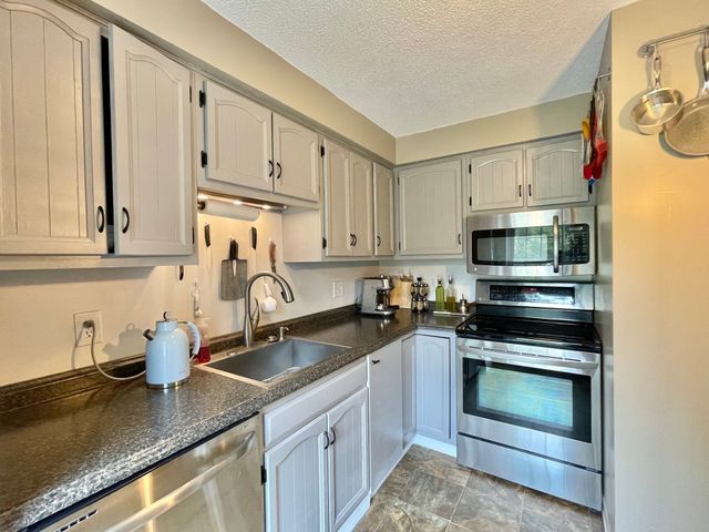 11 Gooseneck 11, Swampscott, MA 01907