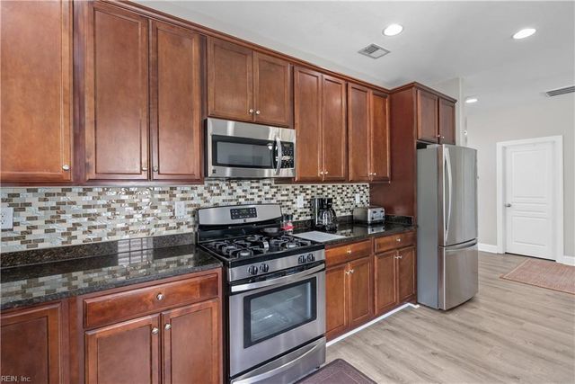 1516 Drumheller DR, Virginia Beach, VA 23464
