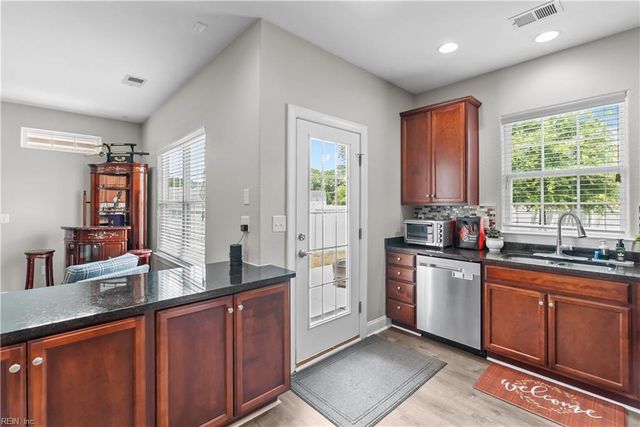 1516 Drumheller DR, Virginia Beach, VA 23464