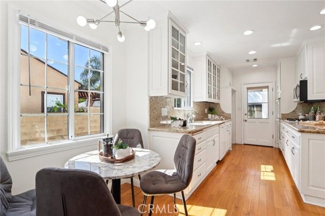 1735 N Lima Street, Burbank, CA 91505