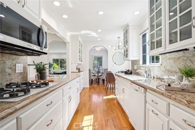 1735 N Lima Street, Burbank, CA 91505