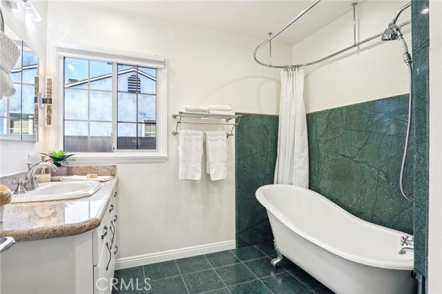 1735 N Lima Street, Burbank, CA 91505