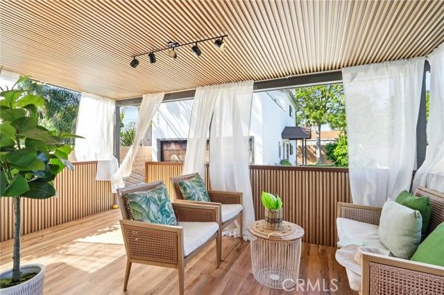 1735 N Lima Street, Burbank, CA 91505