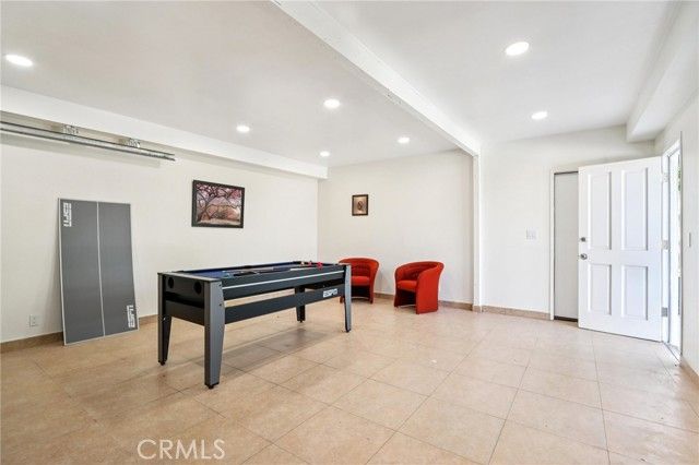 1735 N Lima Street, Burbank, CA 91505