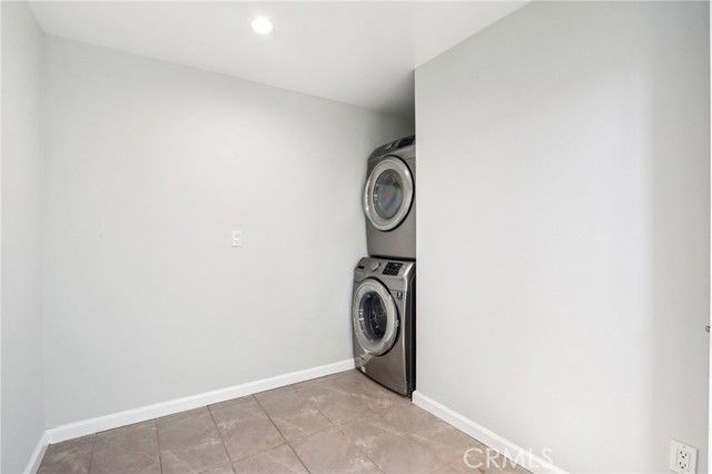 1735 N Lima Street, Burbank, CA 91505